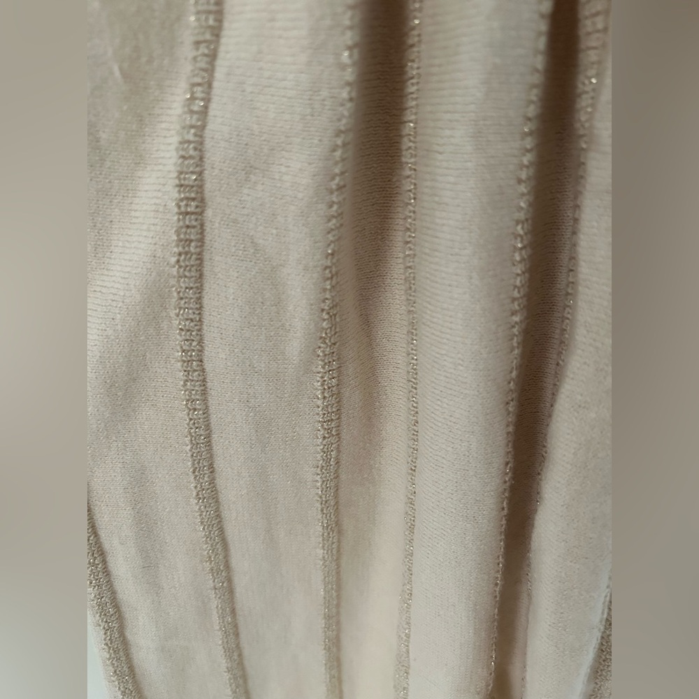 American Eagle Sweater Dress with Gold Glitter Detailing 
Size: Extra Small
NWOT - Picture 9 of 10